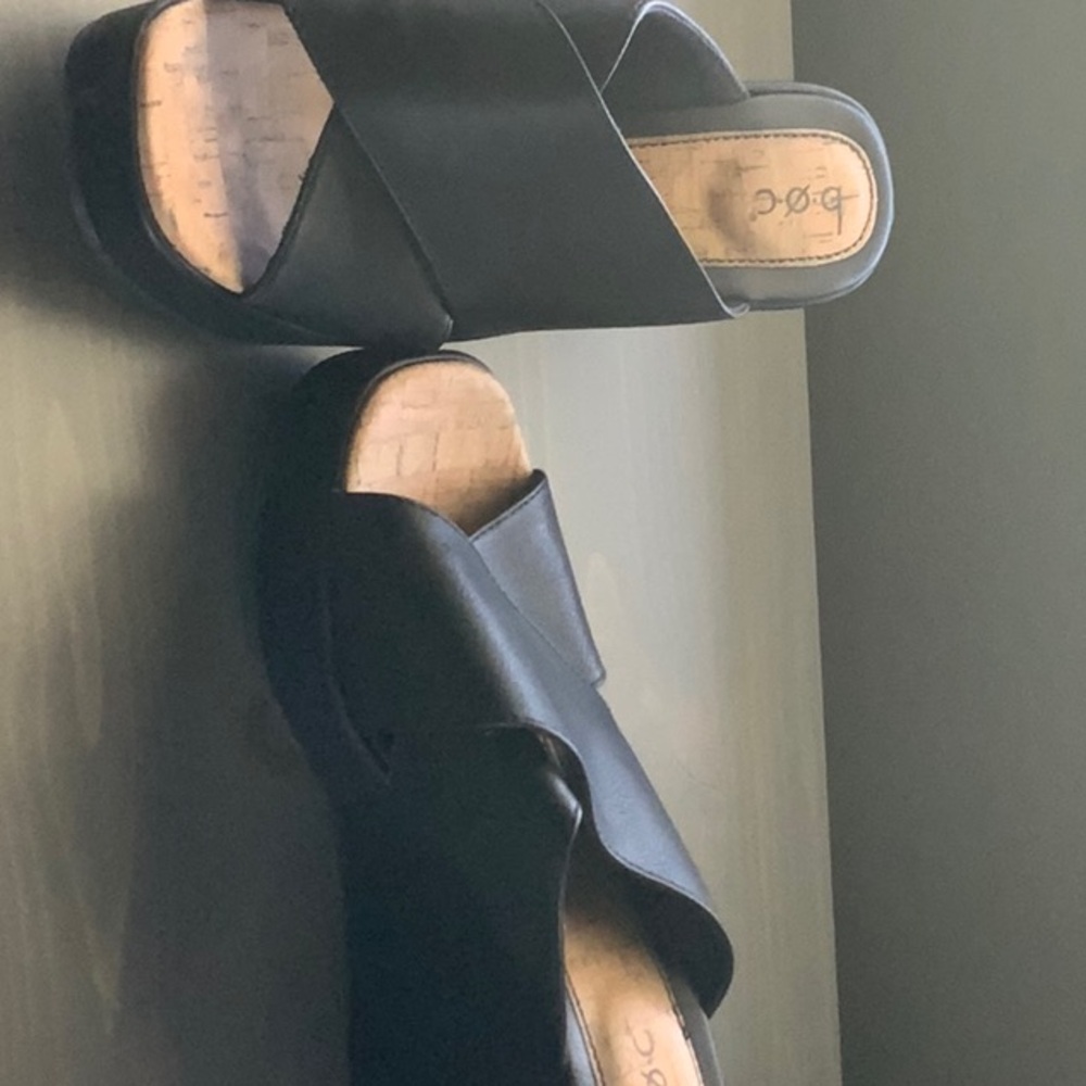 b.o.c. Women's Black Slide Sandals